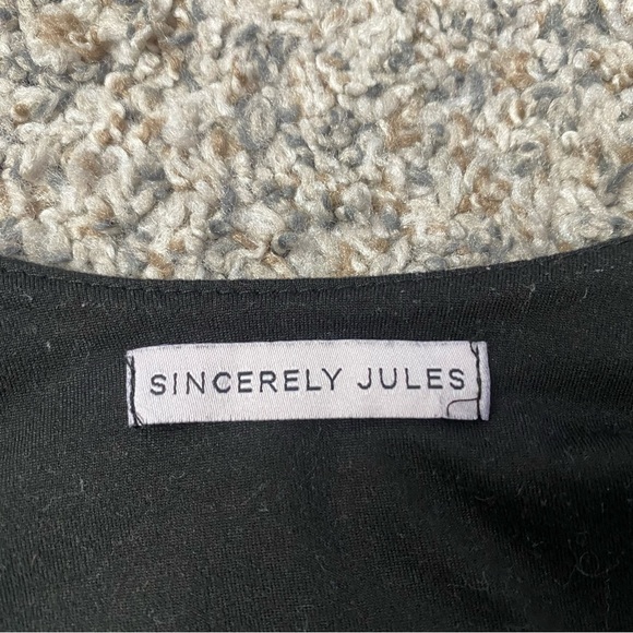 Black Crop Tank - Picture 2 of 3